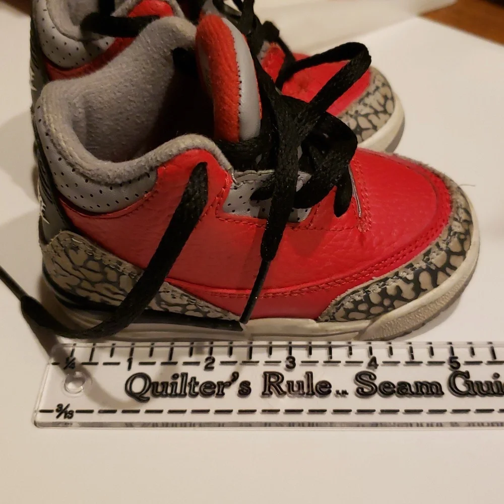 Nike Jordan Red and Gray Kids Sneakers 5 C - Picture 8 of 8